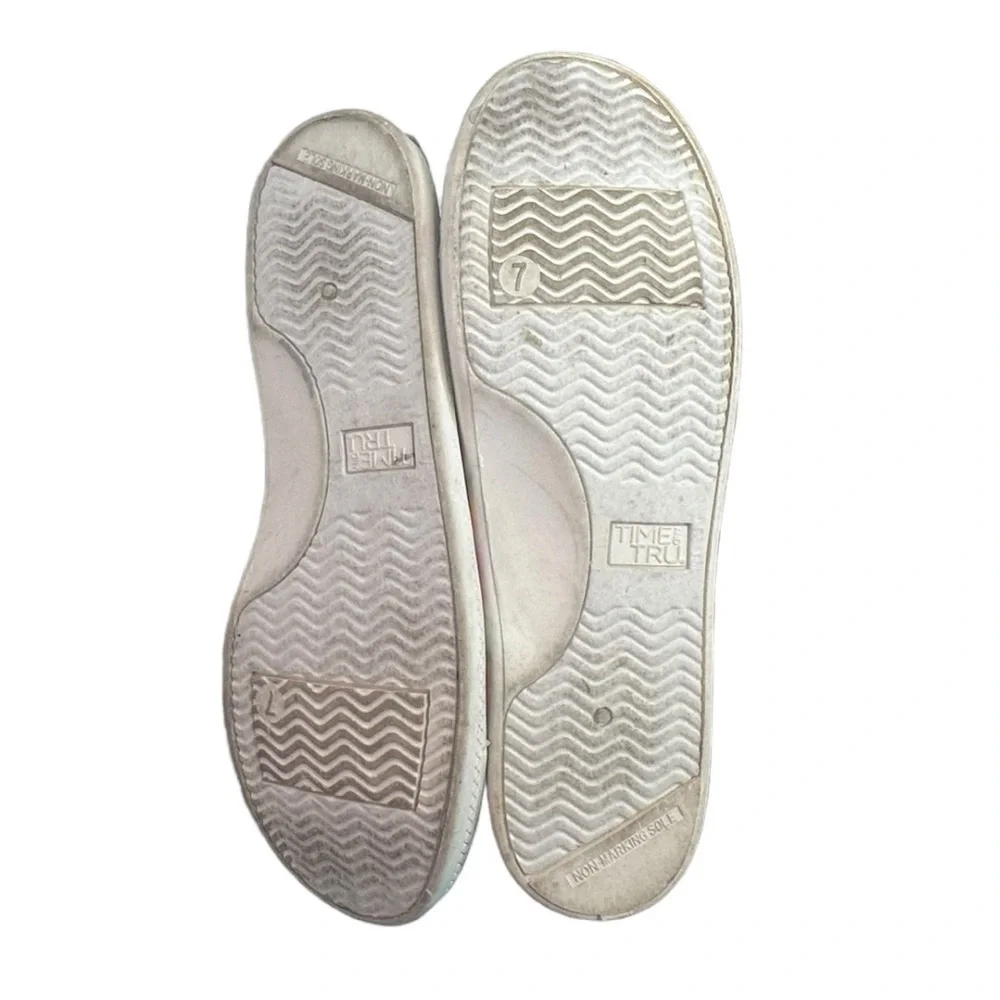 2 Pair TIME and TRU Memory Foam Canvas Sneakers Size 7